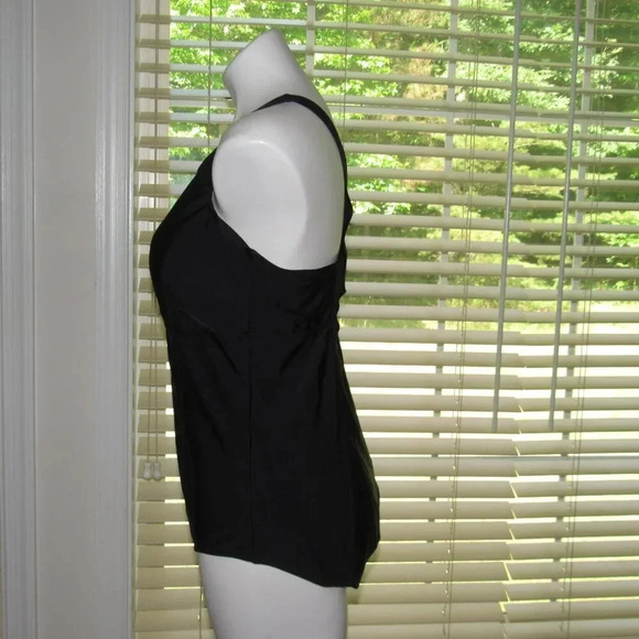 TORIRD One-Piece Mesh Insert Keyhole Wireless Black Swimsuit Size 2 (Women 18-20 - Picture 2 of 4